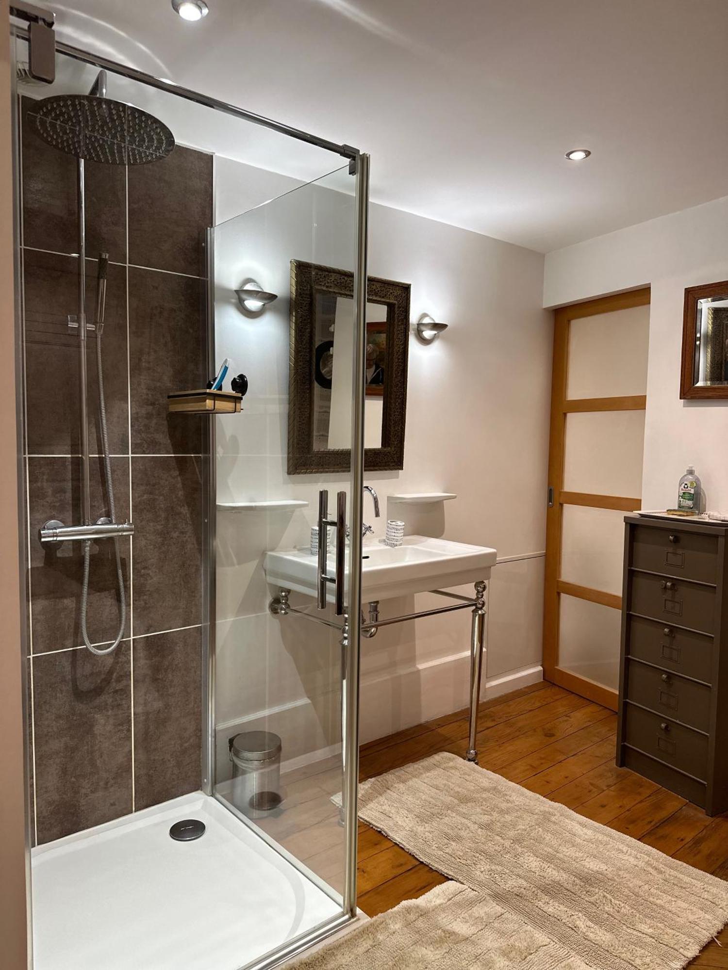 Chambre De Charme Au Coeur Du Vieux Valence - Confort & Calme Экстерьер фото